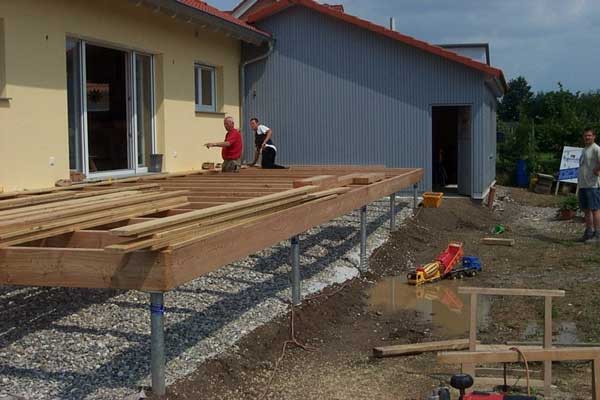 Prednosti gradnje verande za seosku kuću na pilasto-vijčanim temeljima